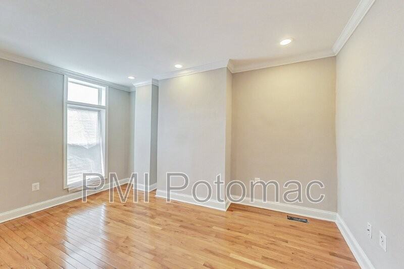 834 N Stricker St - Photo 6 of 32