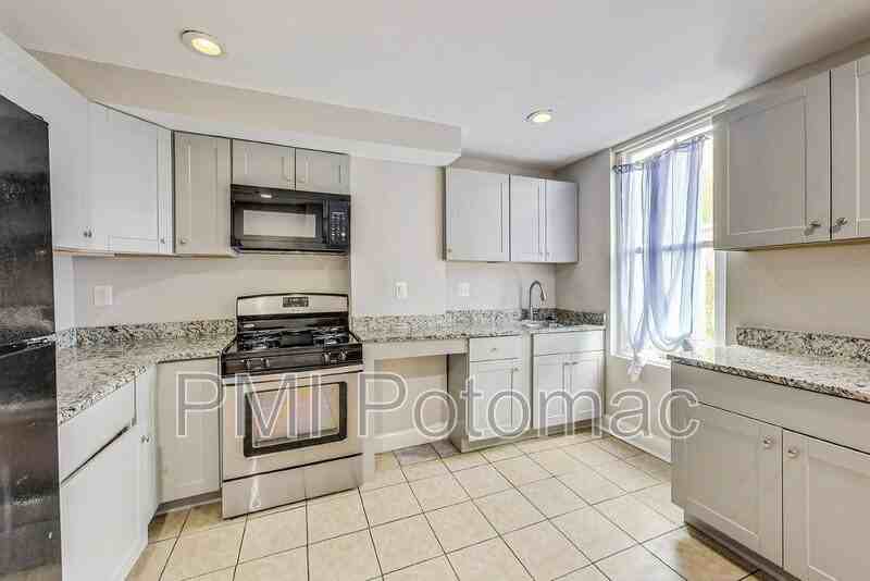 834 N Stricker St - Photo 7 of 32