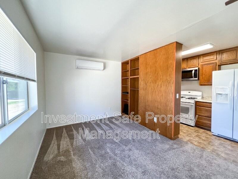 2504 Gladiola Dr - Photo 2 of 22
