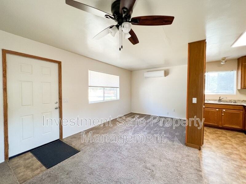 2504 Gladiola Dr - Photo 3 of 22
