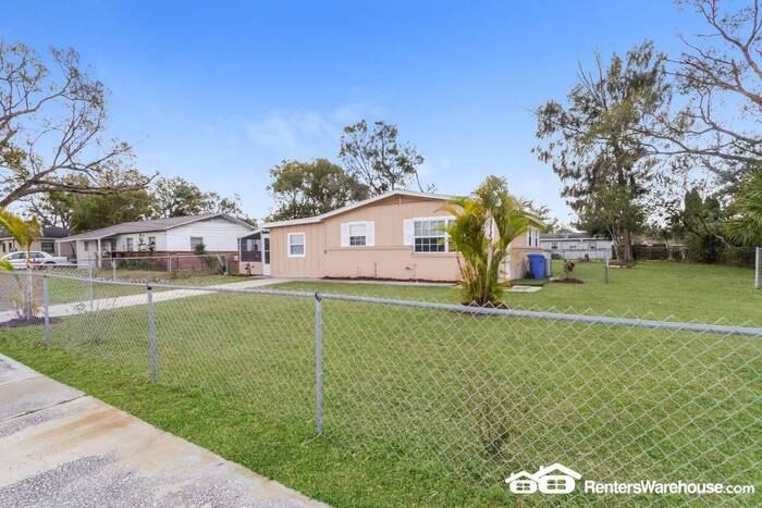 8305 Allamanda Ave - Photo 2 of 20