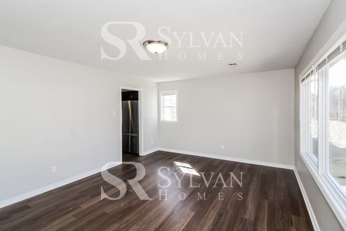 215 N Ivy Ave - Photo 3 of 15