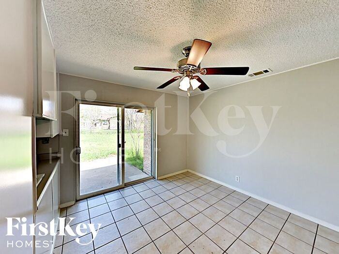 6109 Estill Dr - Photo 3 of 16