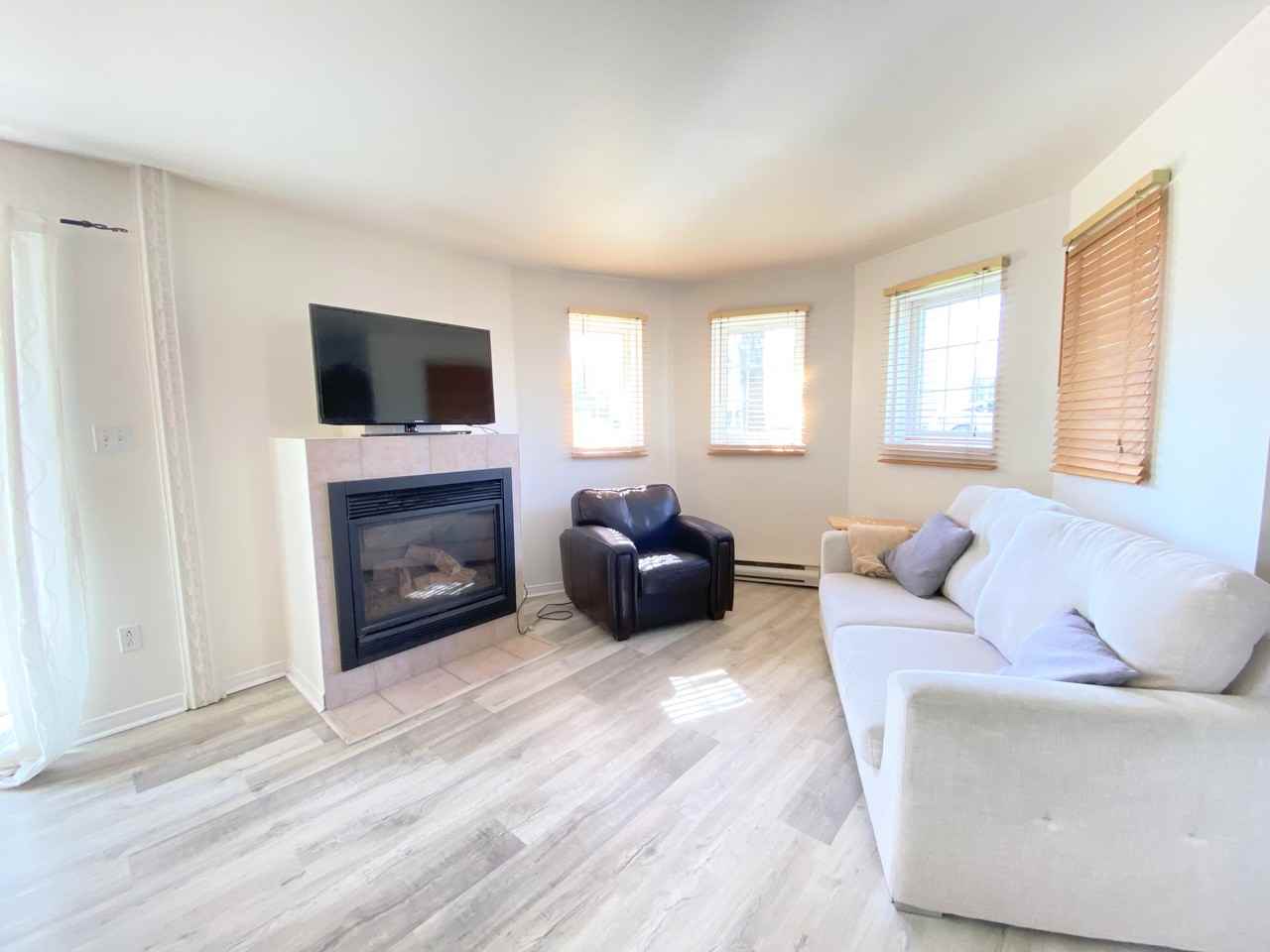 4447 Avenue de la Renaissance - Photo 3 of 20