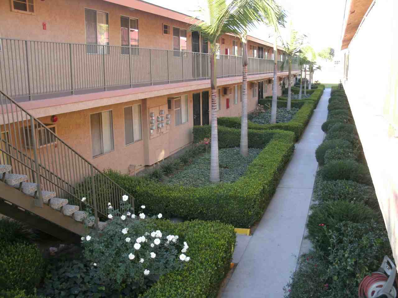 Vista Palms Apartments - Photo 3 of 10