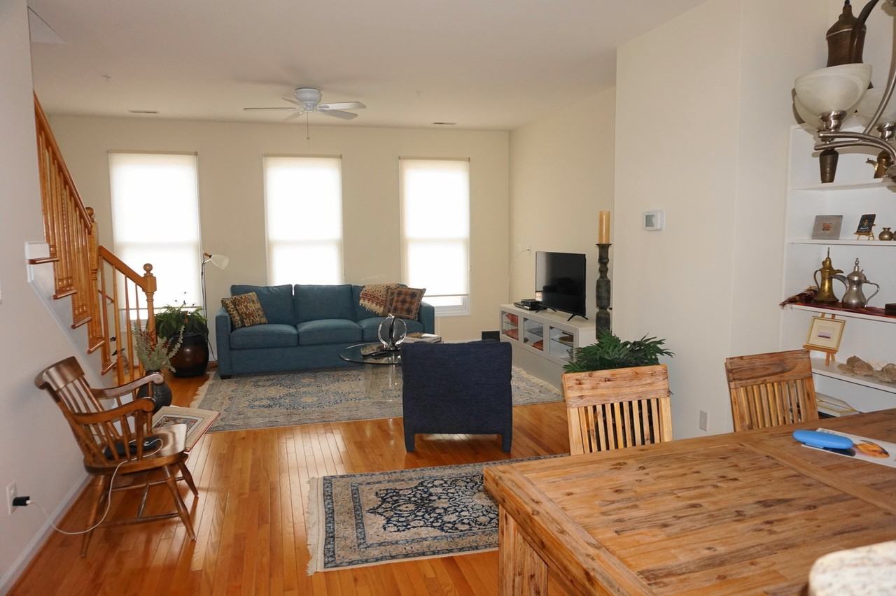 223 S Fremont Ave - Photo 3 of 29