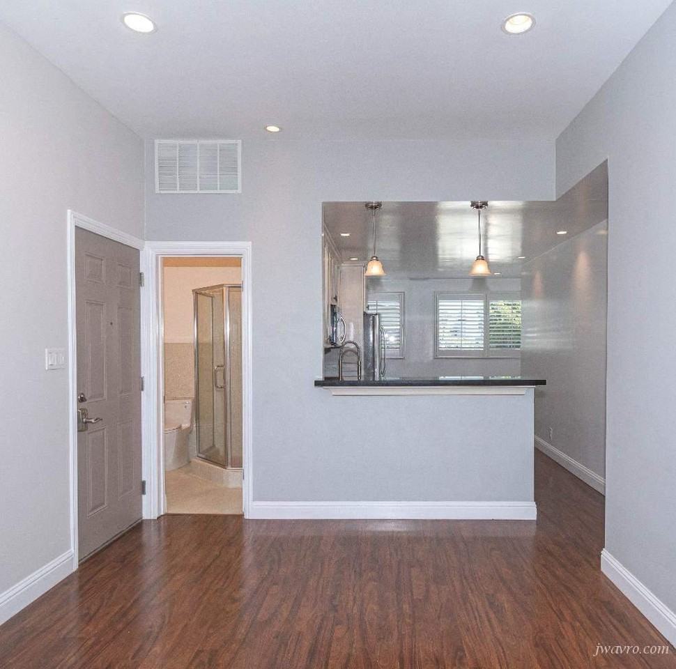 40 Wood St - Photo 3 of 12