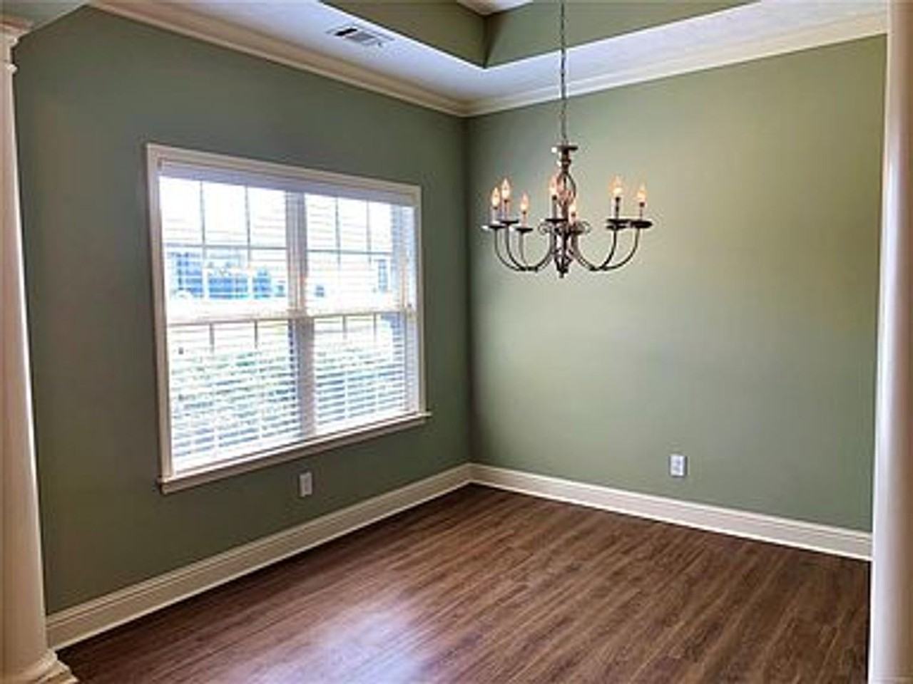 725 Briarcliff Pl - Photo 4 of 19