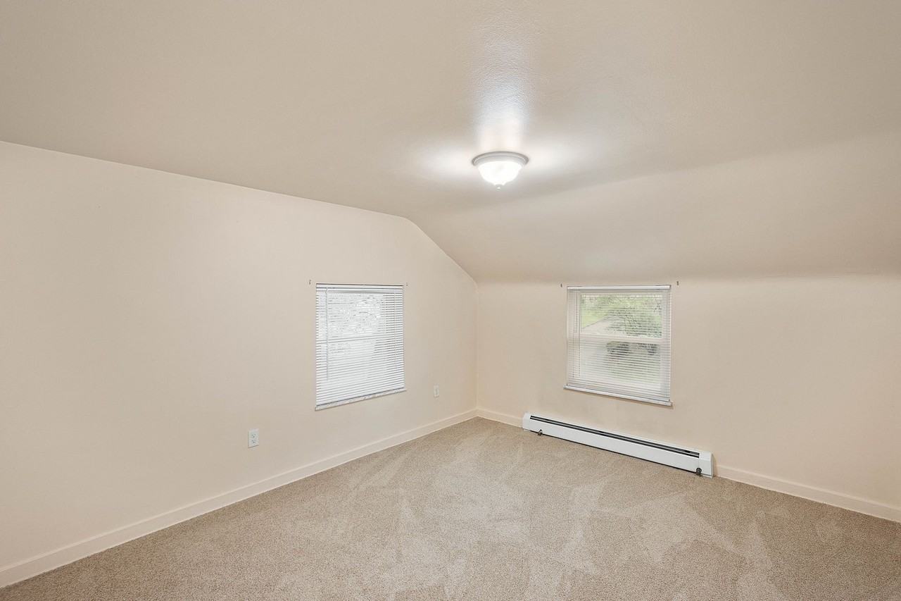 610 Brown Ave - Photo 6 of 30