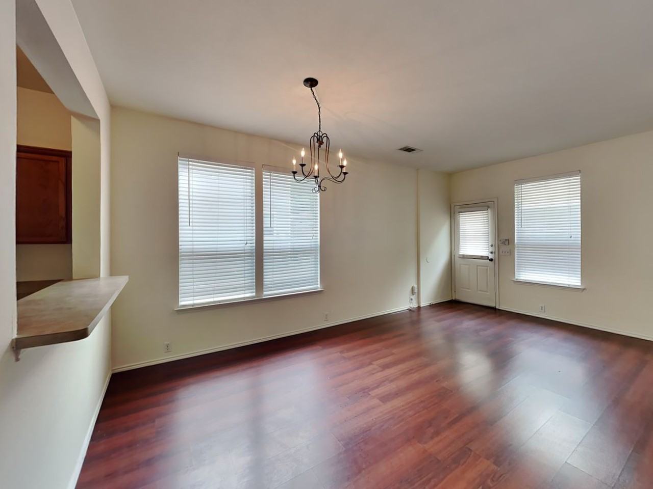 10661 Traymore Dr - Photo 7 of 18