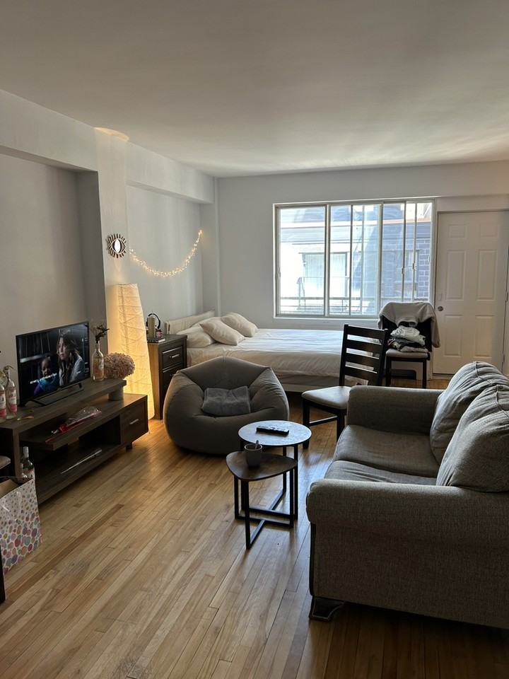 1433 Rue Towers - Photo 3 of 17