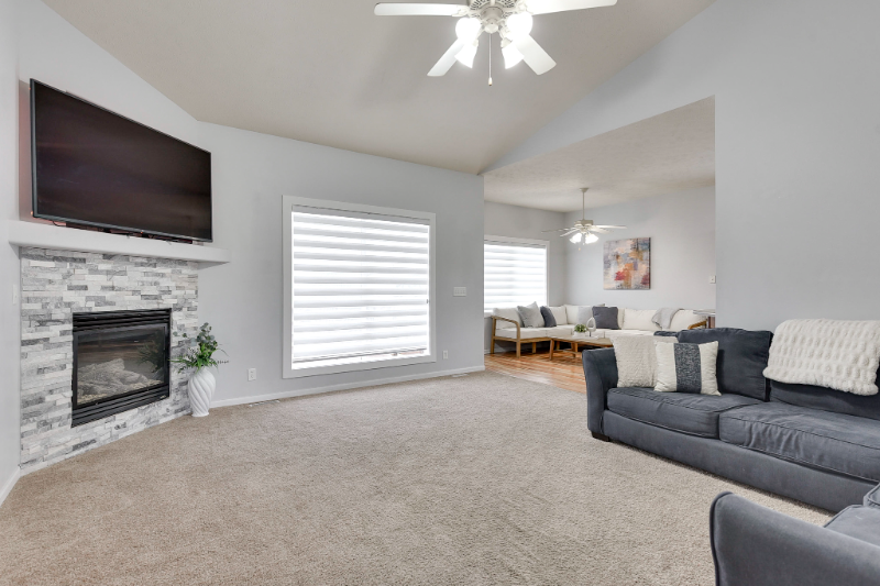 20811 Locust St - Photo 2 of 19