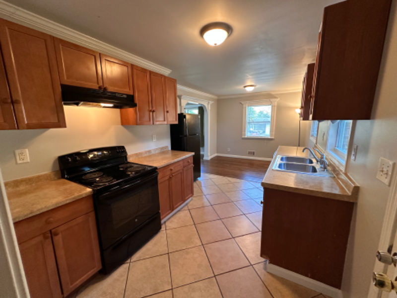 403 Charter Oak Dr Sw - Photo 3 of 15