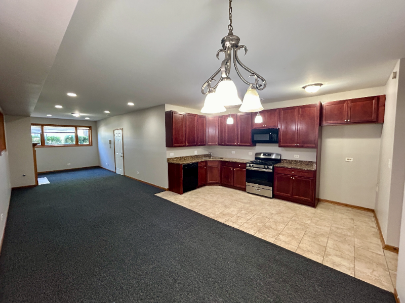 5642 S Prairie Ave #1 - Photo 4 of 20