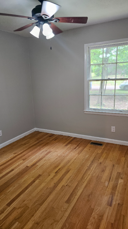 1112 Caswell Dr - Photo 3 of 6