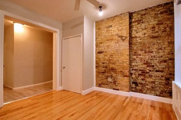 218 East 6th Street - Photo 6 of 7