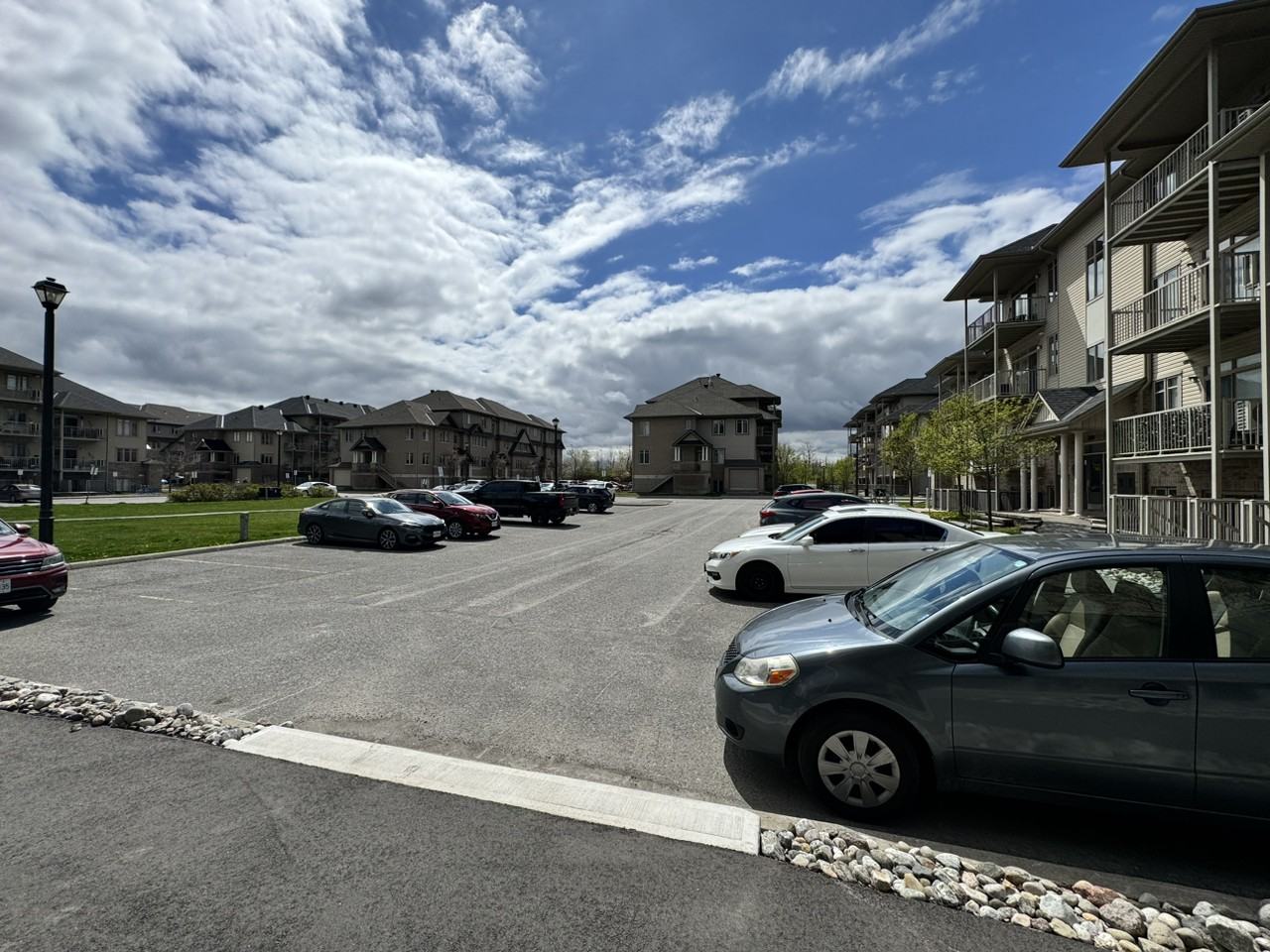 168 Hornchurch Ln - Photo 3 of 16