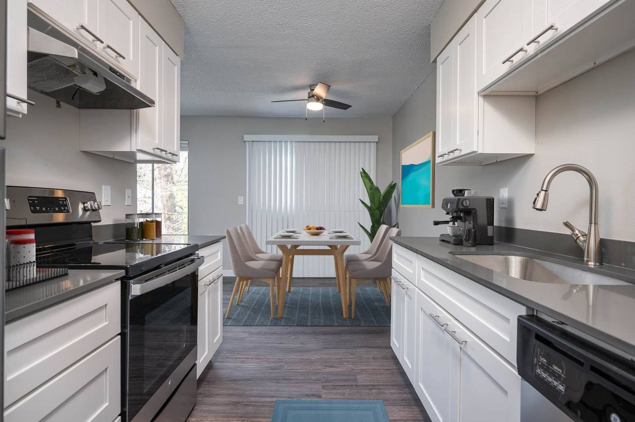 Vantage at Hillsdale - Photo 5 of 26