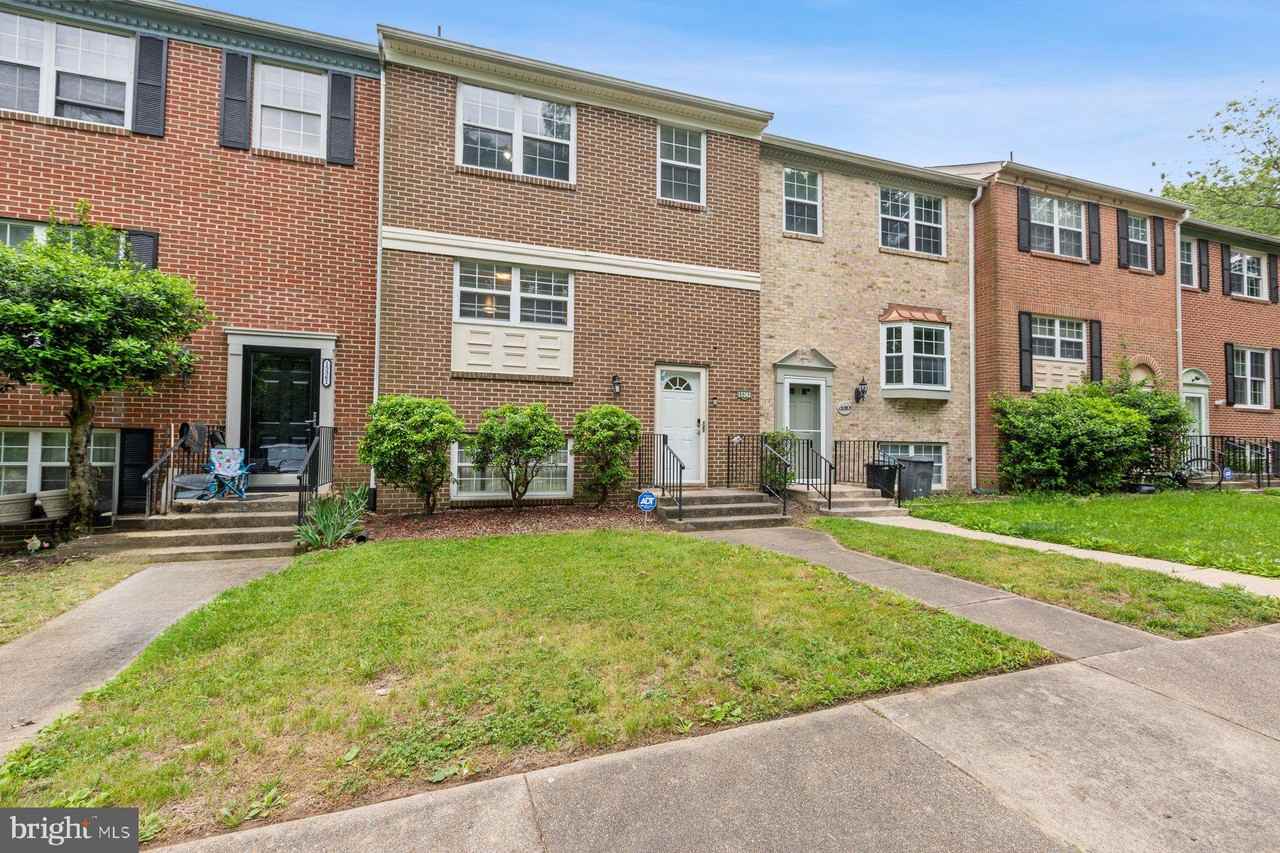 15363 Hearthstone Ter - Photo 3 of 33