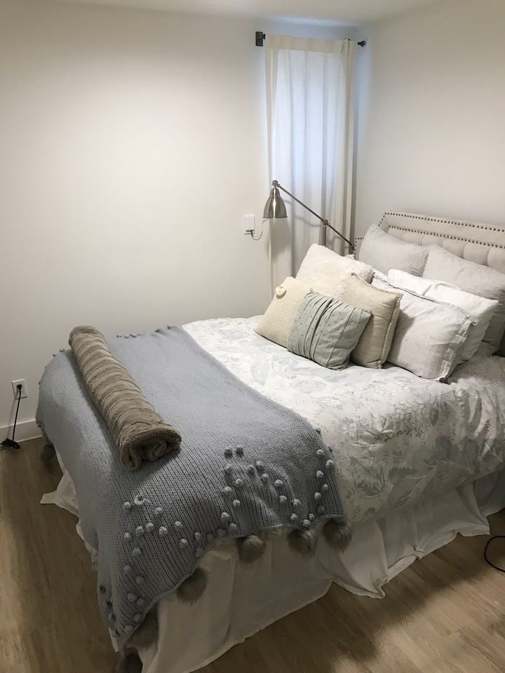 Runnymede Rd & Dundas St W - Photo 7 of 11