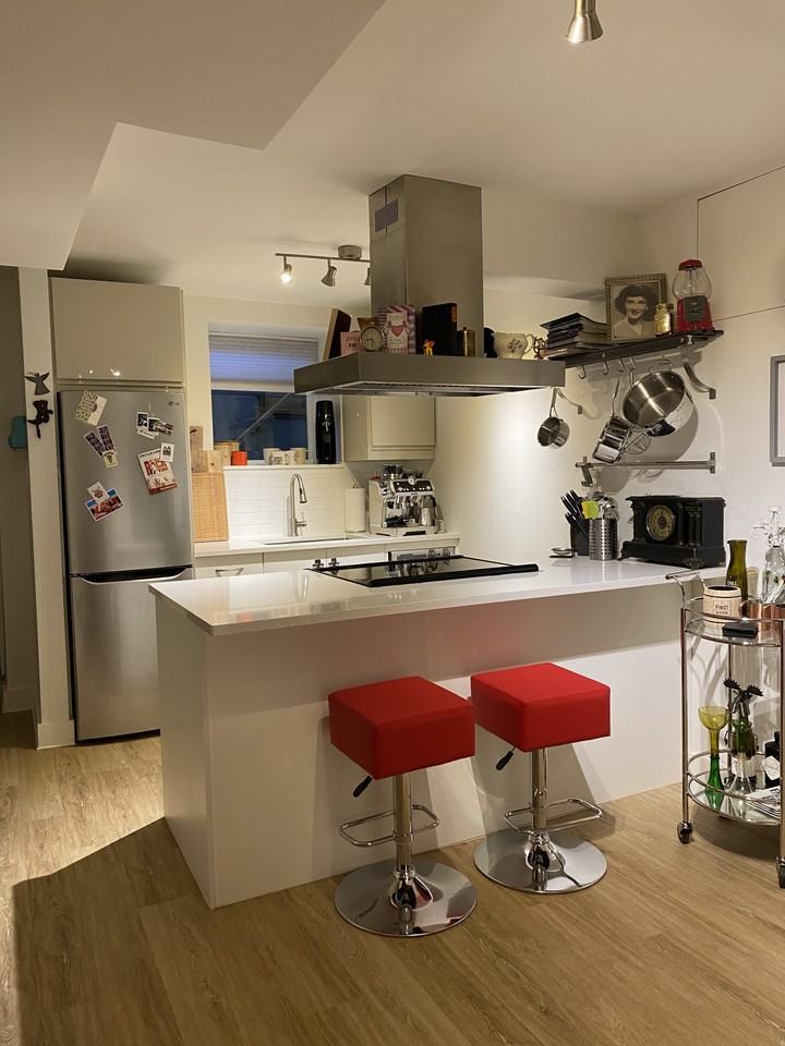 Runnymede Rd & Dundas St W - Photo 4 of 11