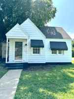 featured image of 902 Burch St