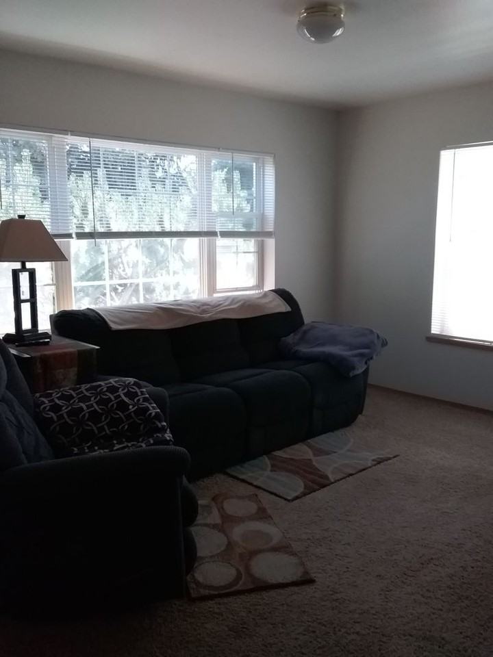 501 N Hunters Way - Photo 2 of 18