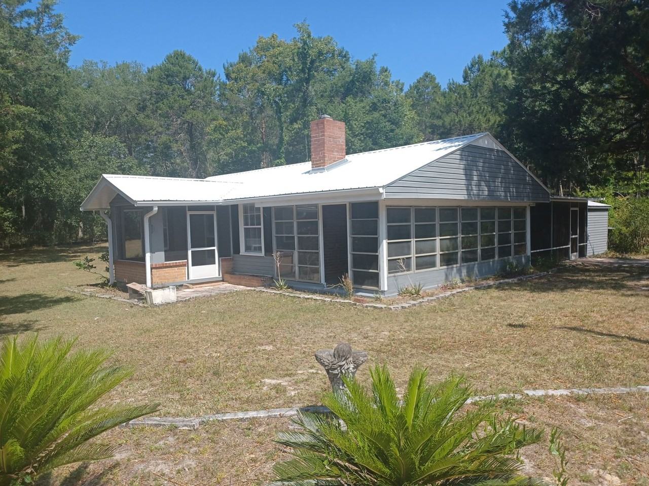 166 Hernando Dr - Photo 3 of 22
