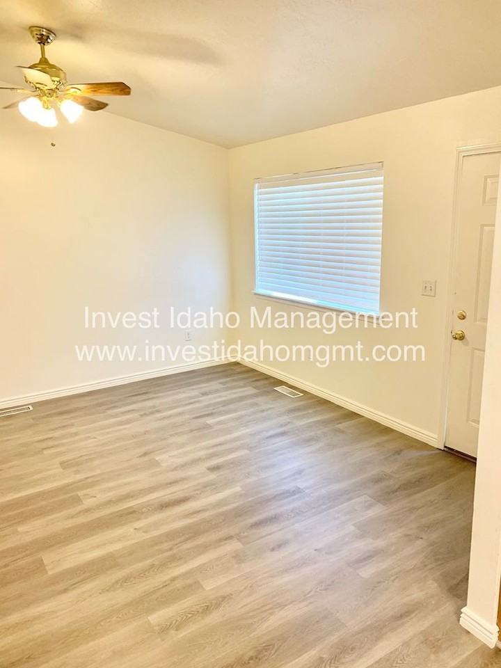 1159-1161 Dogwood - Photo 2 of 12