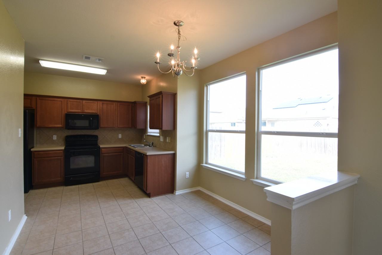 4914 Allegany Dr - Photo 4 of 20