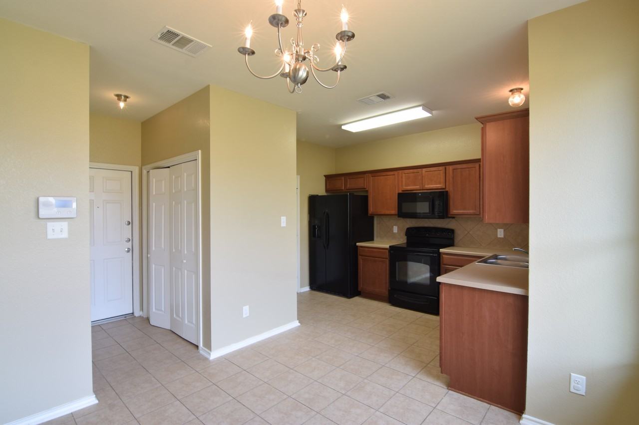 4914 Allegany Dr - Photo 5 of 20