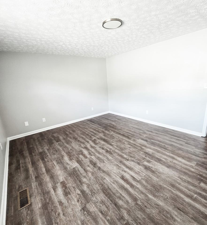 434 Hillside Dr - Photo 2 of 32