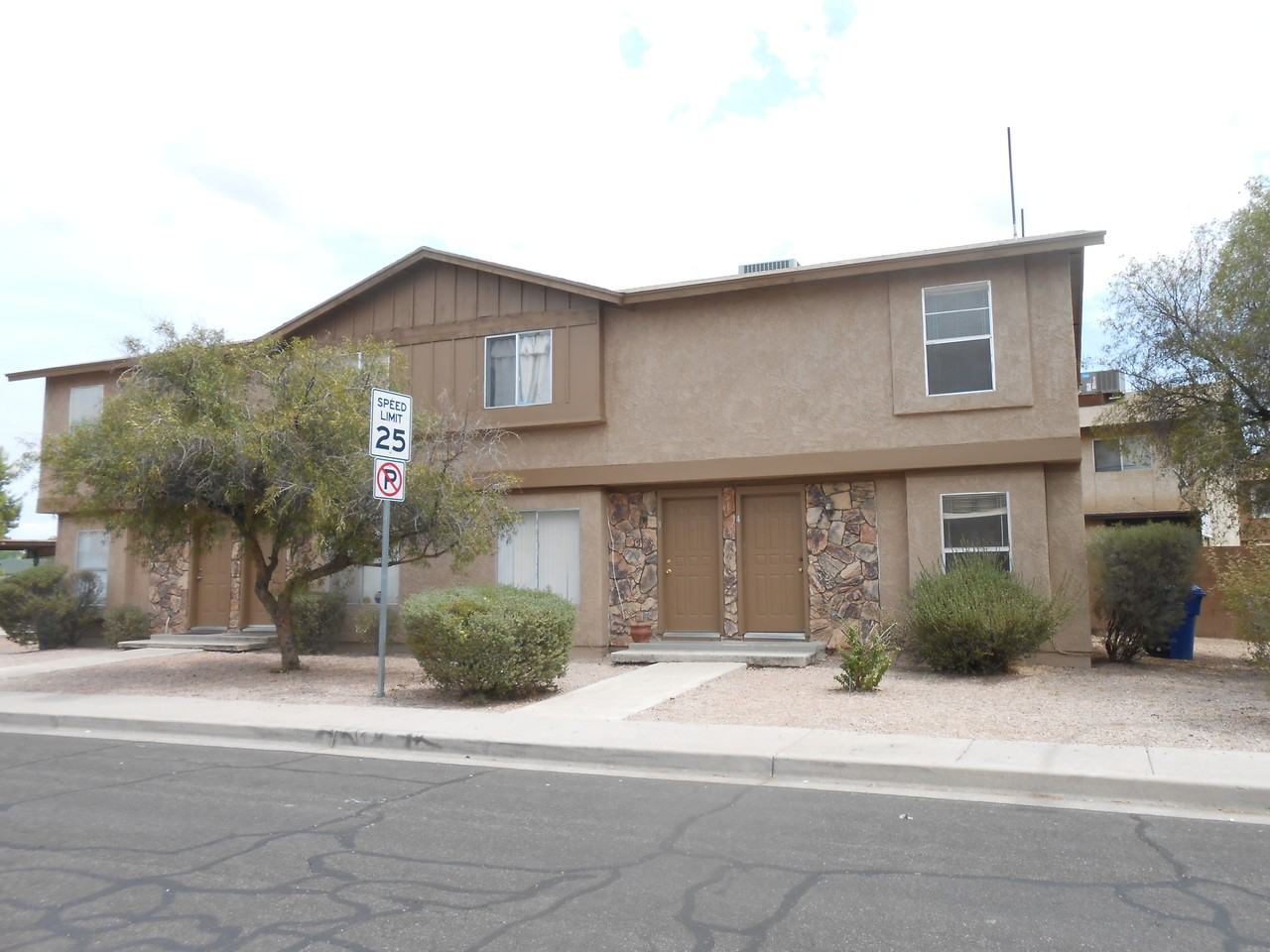 2027 N Lazona Dr - Photo 3 of 3