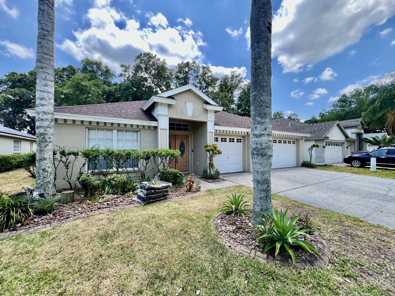 18241 Collridge Dr - Photo 3 of 42