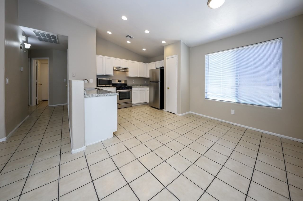 2899 E Paseo La Tierra Buena - Photo 6 of 27