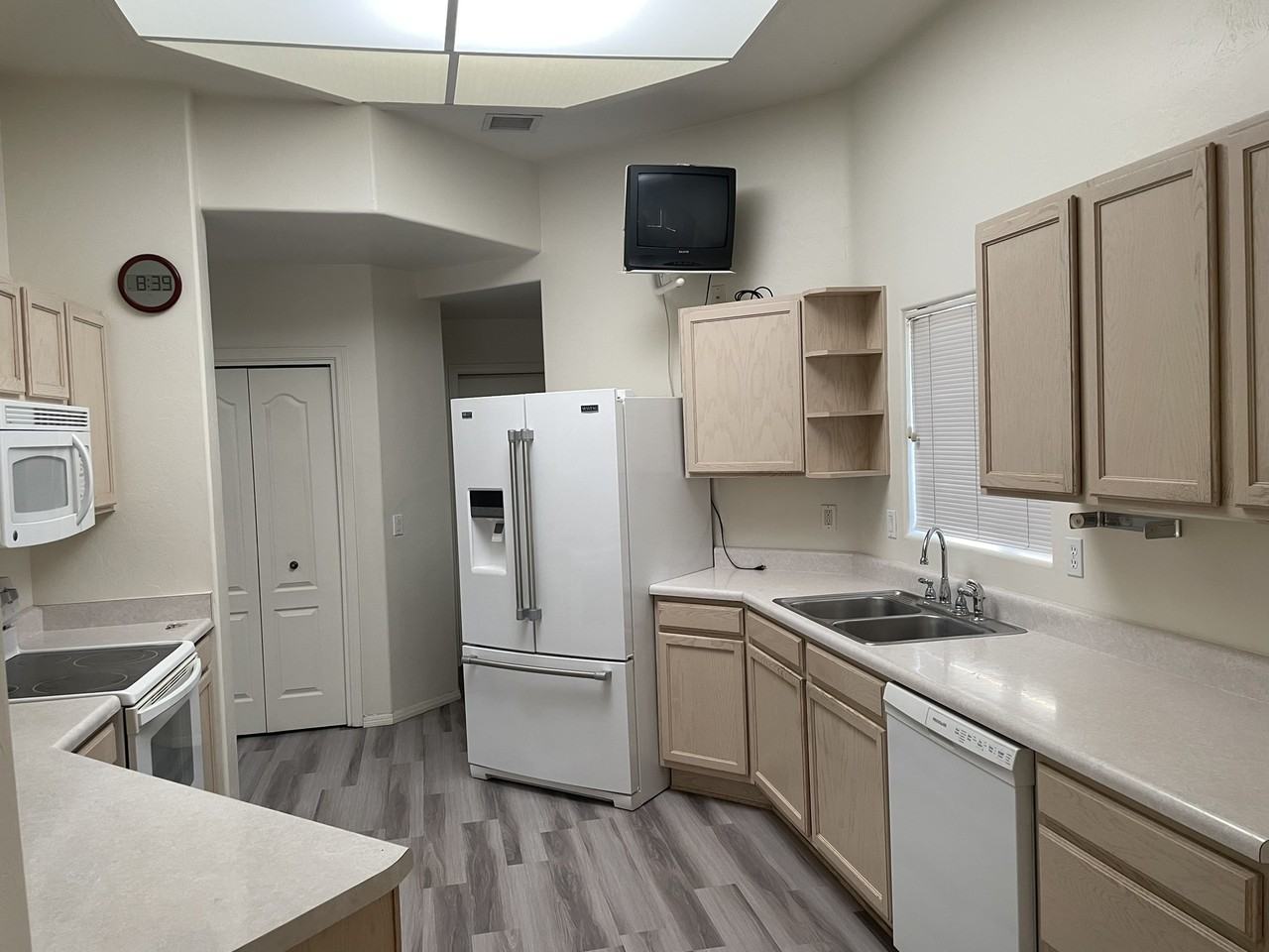 2514 N Camino Reloj - Photo 5 of 27