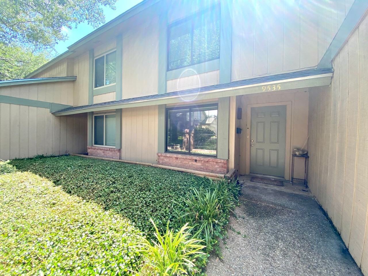 9535 Quail Village Ln - Photo 2 of 31