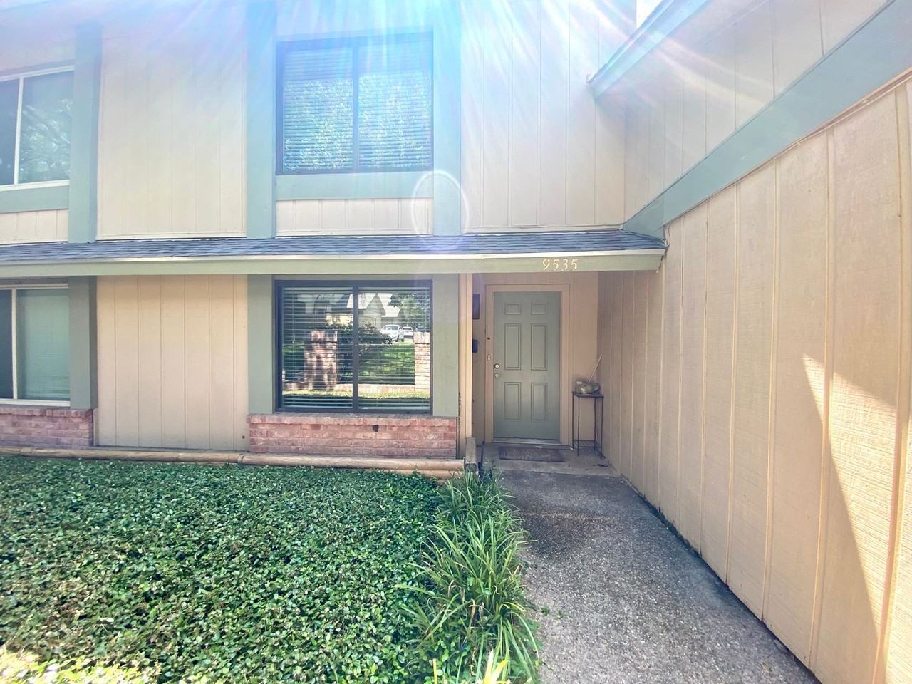 9535 Quail Village Ln - Photo 3 of 31