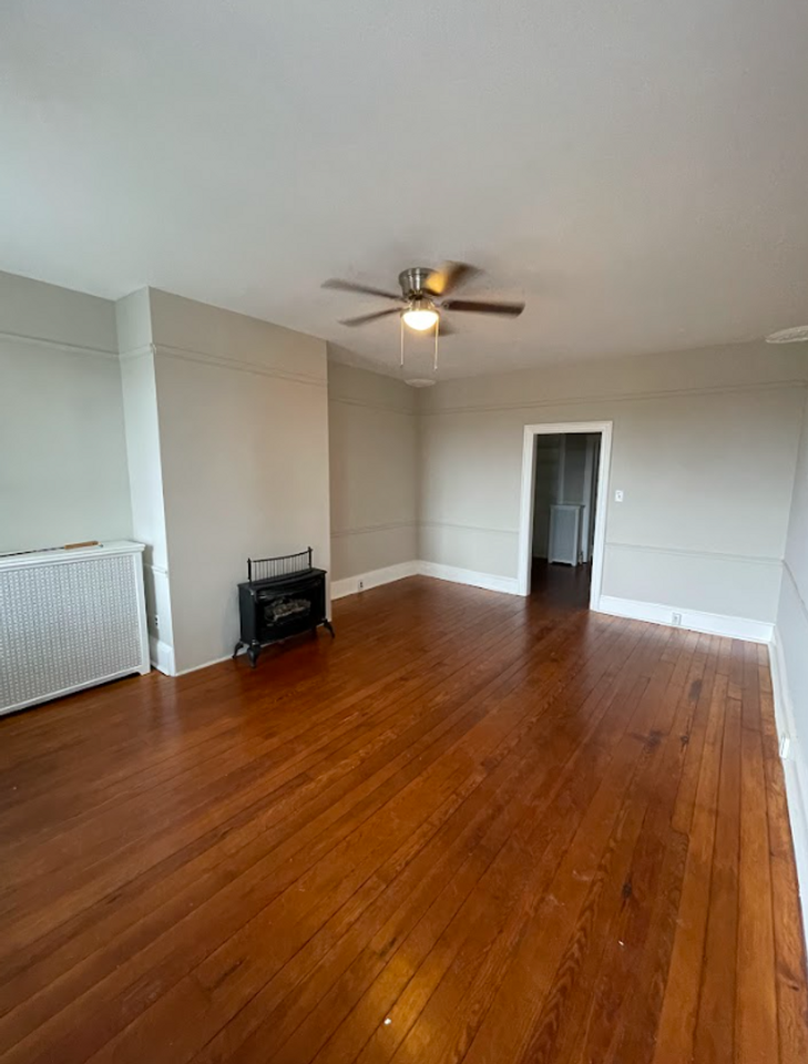 153 Summit Ave - Photo 3 of 7