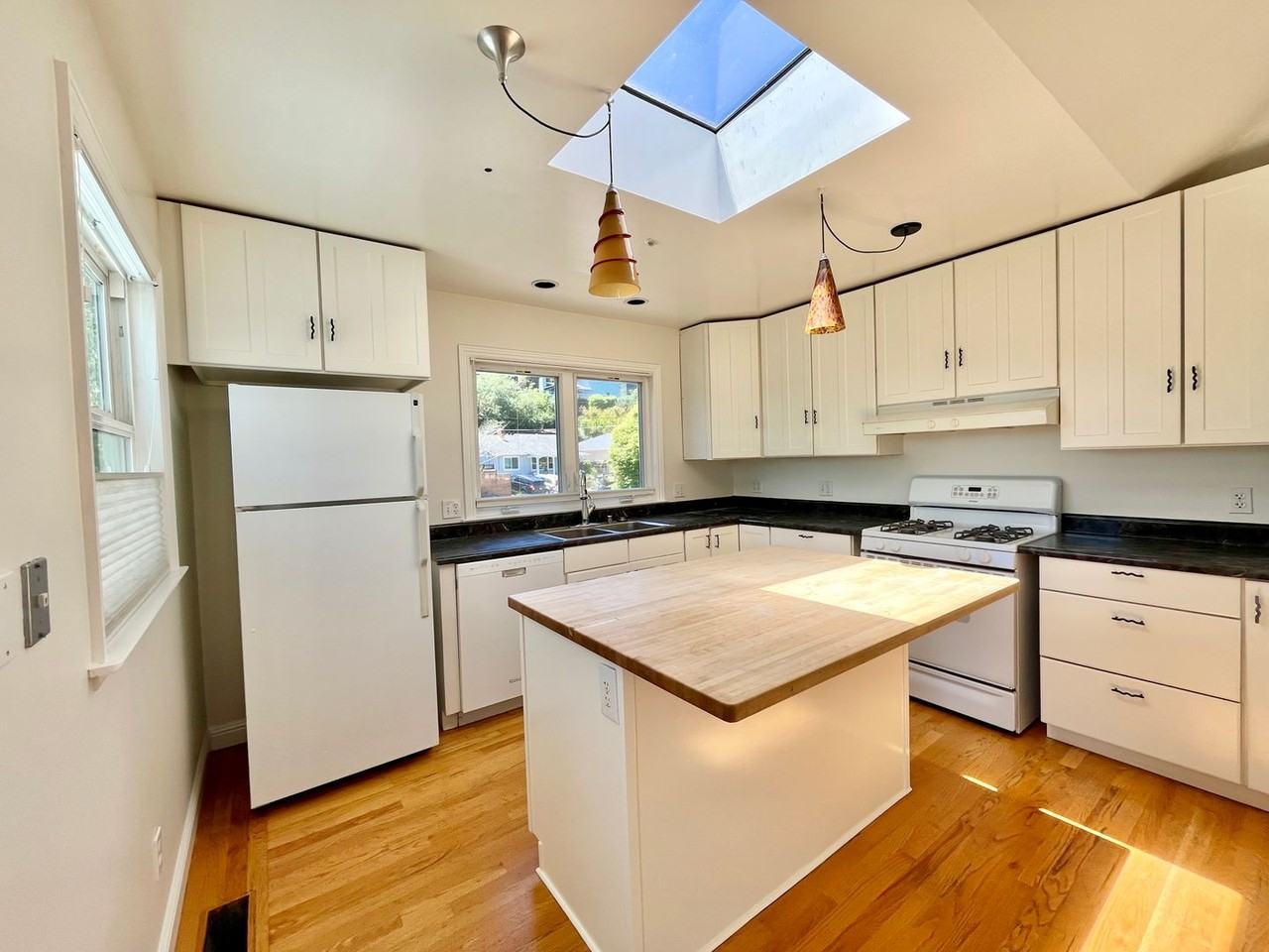 199 Belvedere Dr - Photo 3 of 33