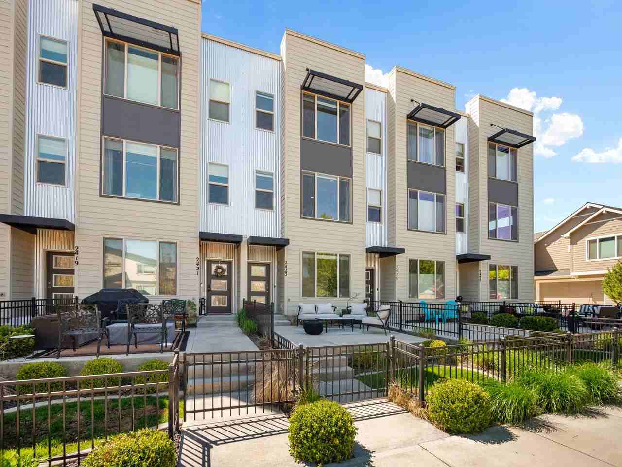 2423 W Bridge Ave - Photo 3 of 29