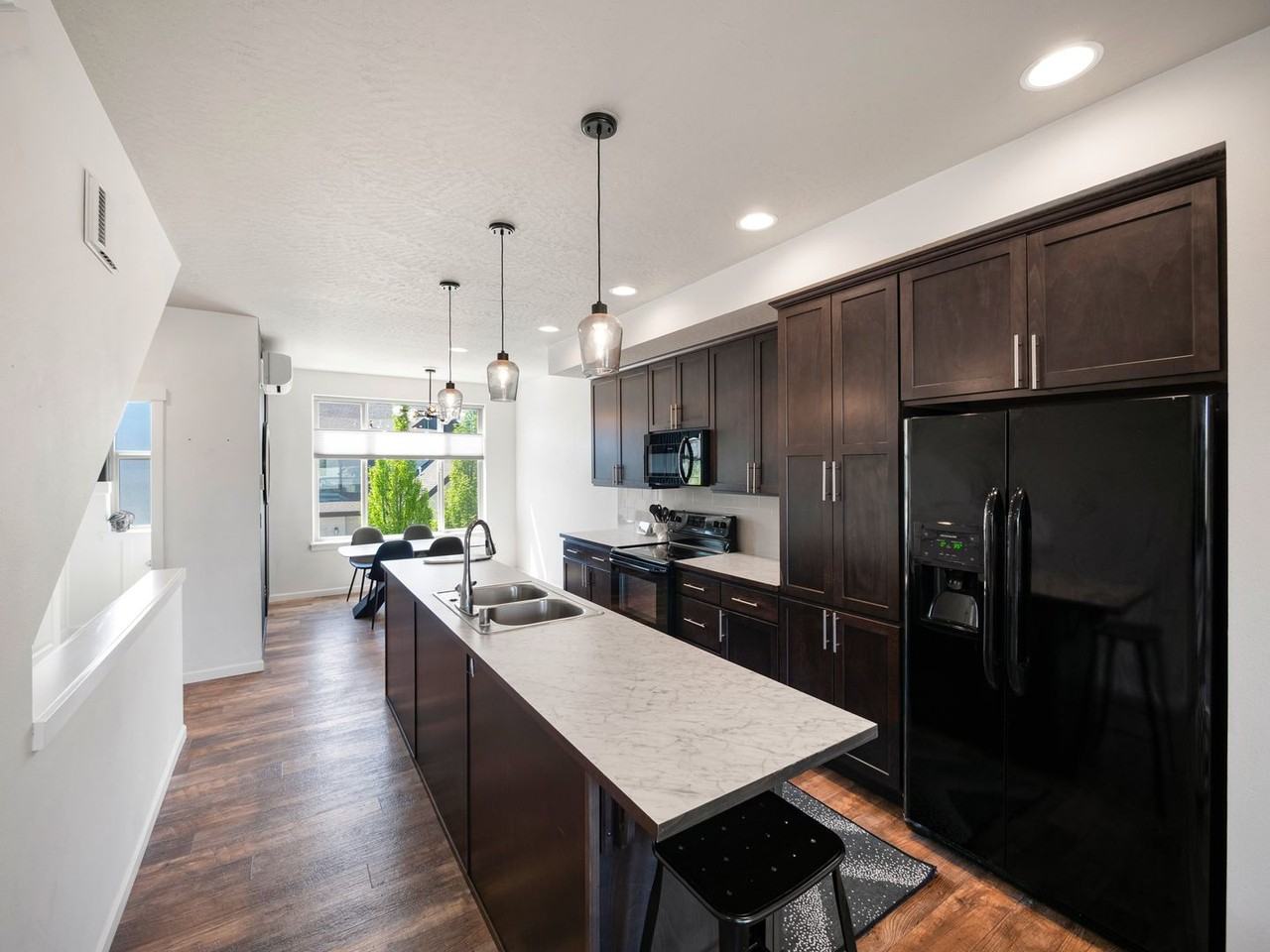 2423 W Bridge Ave - Photo 6 of 29