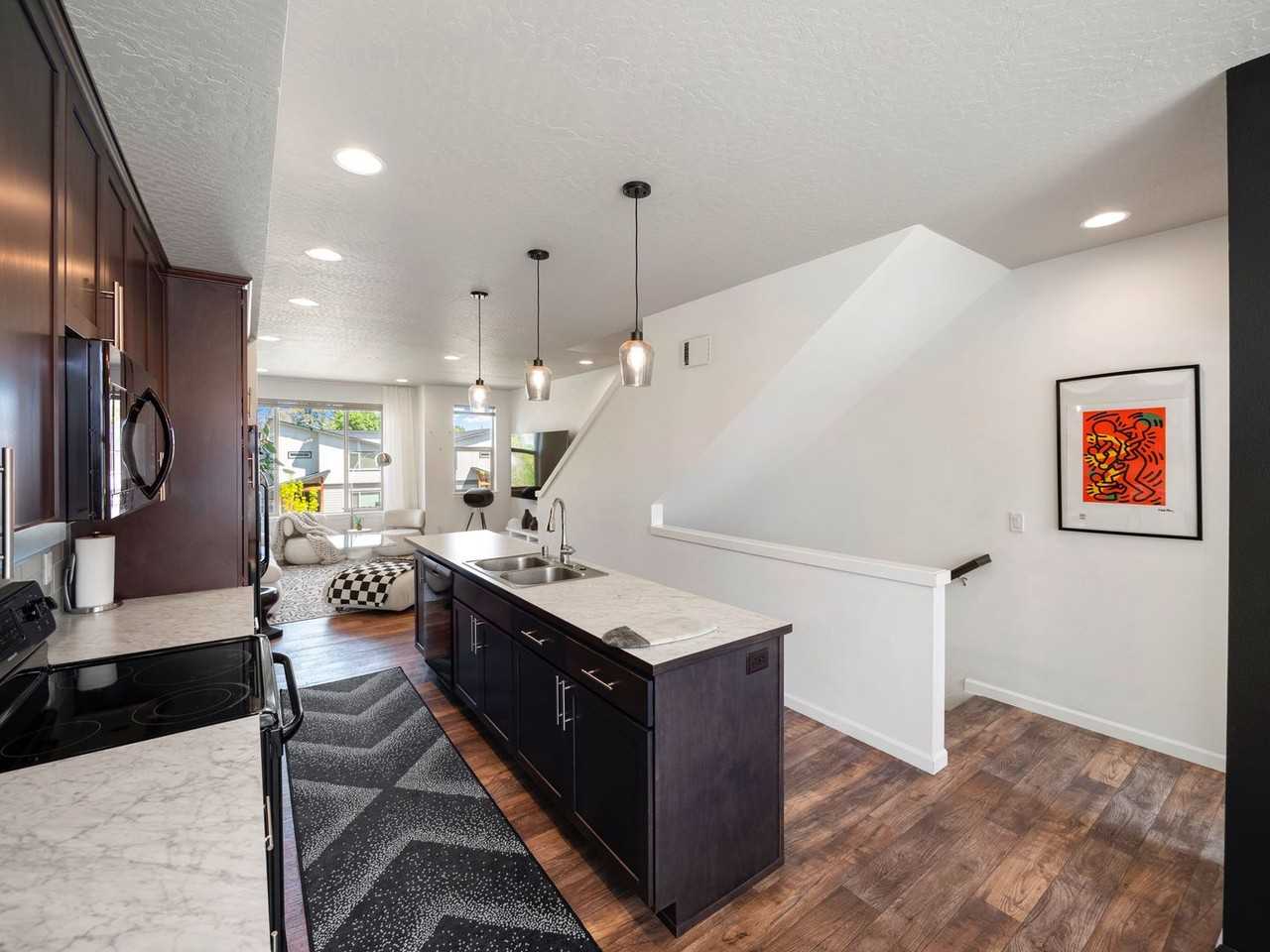 2423 W Bridge Ave - Photo 7 of 29