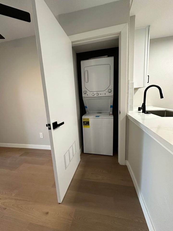 1400 Venice Blvd. - Photo 4 of 50