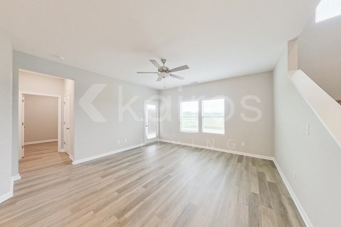 127 Williams Ln - Photo 2 of 26