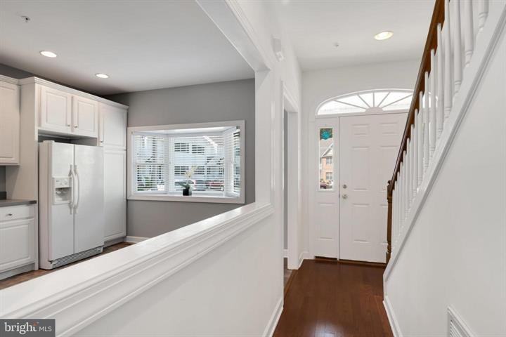 28484 Pinehurst Cir - Photo 2 of 15