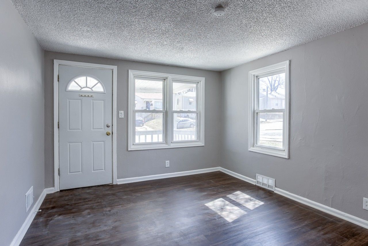 3224 N 40th St #1 - Photo 2 of 25