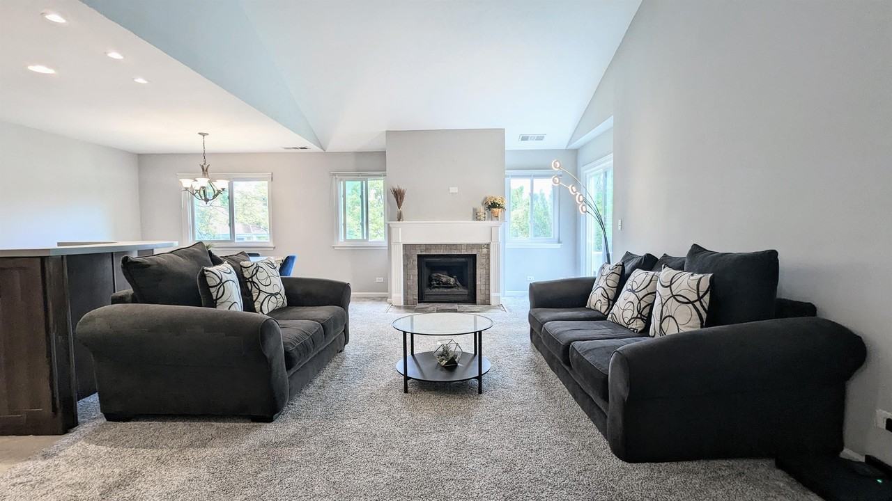 1127 Auburn Ln #1 - Photo 3 of 16