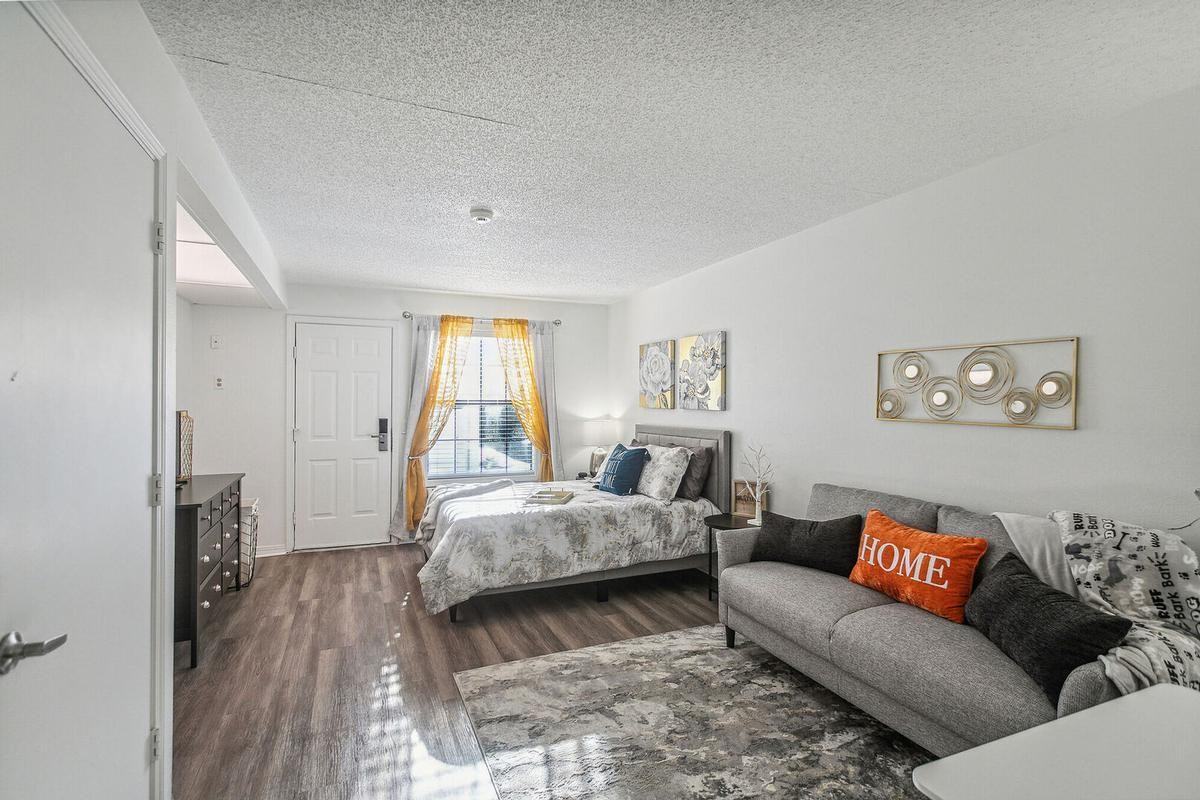 7071 103rd St - Photo 5 of 25