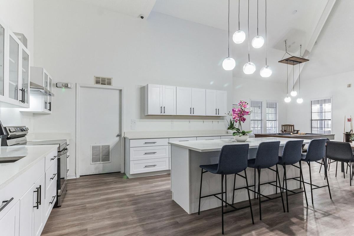 7071 103rd St - Photo 7 of 25